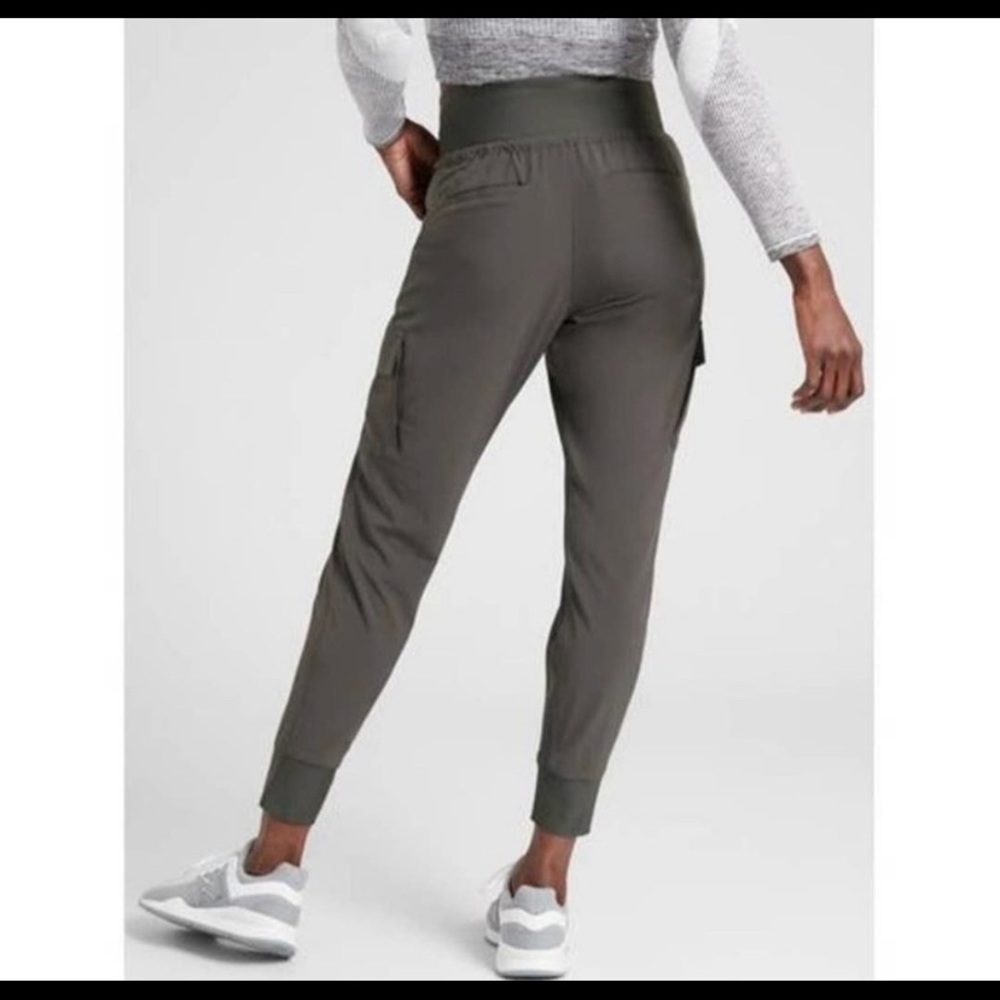 athleta Sutton jogger pants olive green